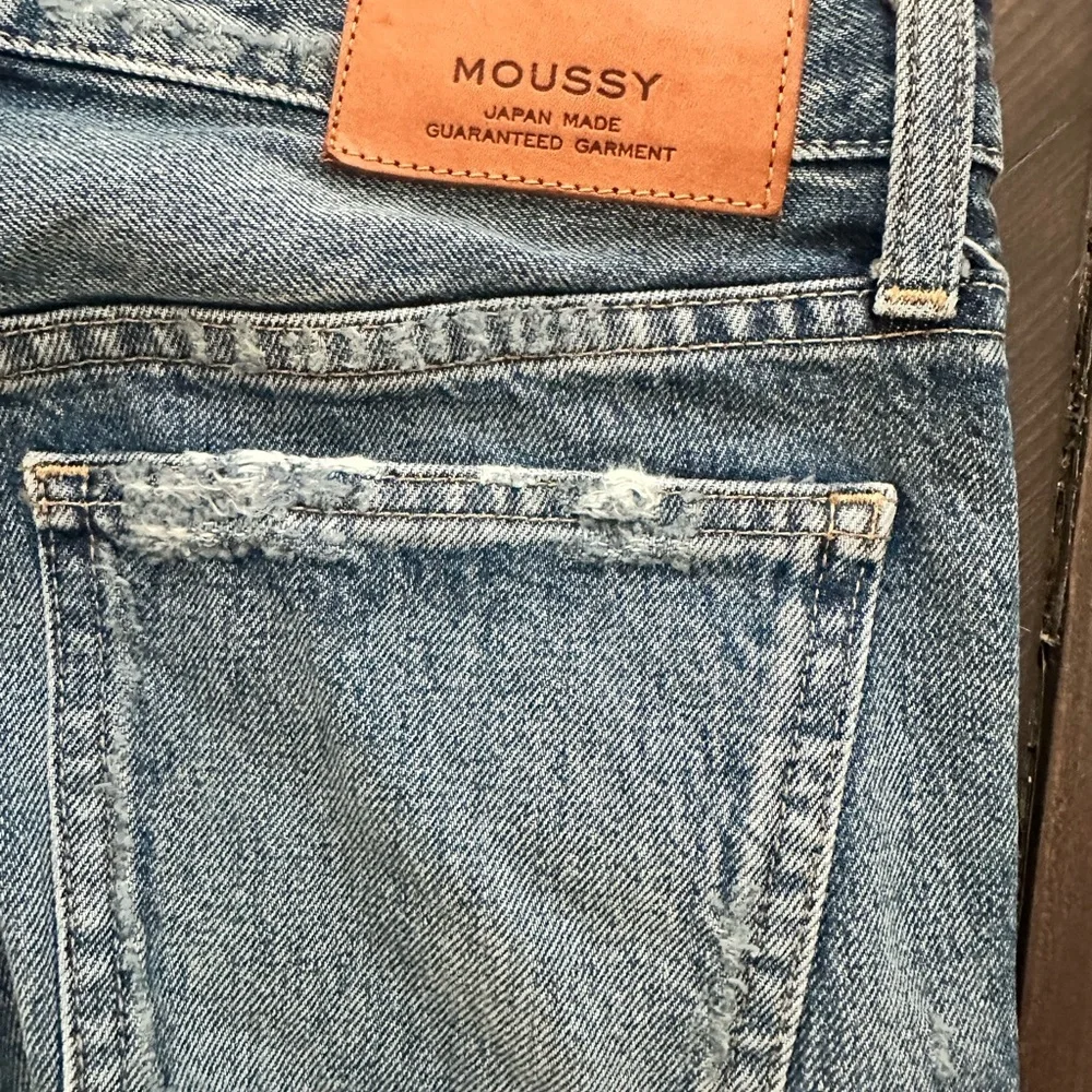 Moussy Light Blue Distressed Denim - Picture 4 of 7
